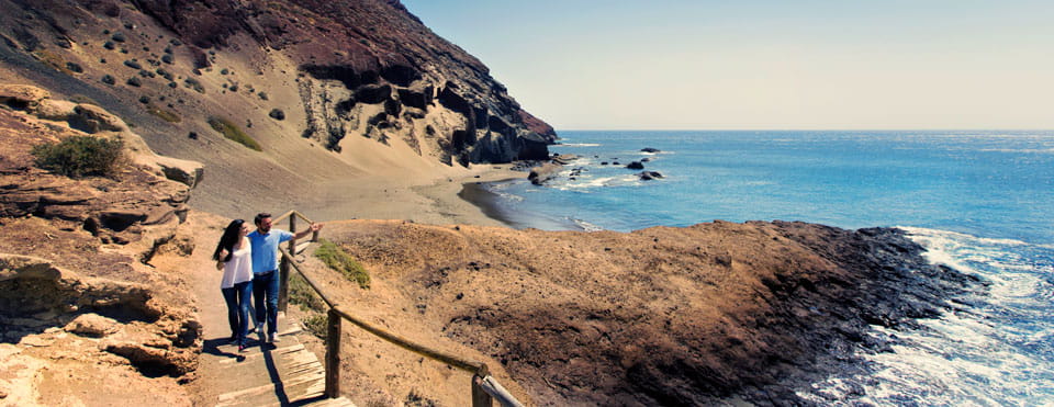 Playa Montaña Roja